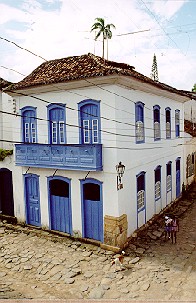 Paraty House with Bloue Balcony.  Copyright Sheila Thomson.  All rights reserved.