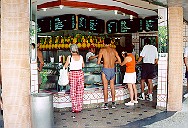 Leblon juice bar.  Copyright Sheila Thomson.  All rights reserved.